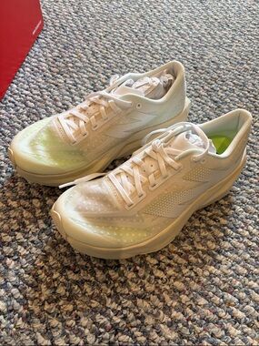 New Balance FuelCell Rebel v4 White Beige Running Shoes